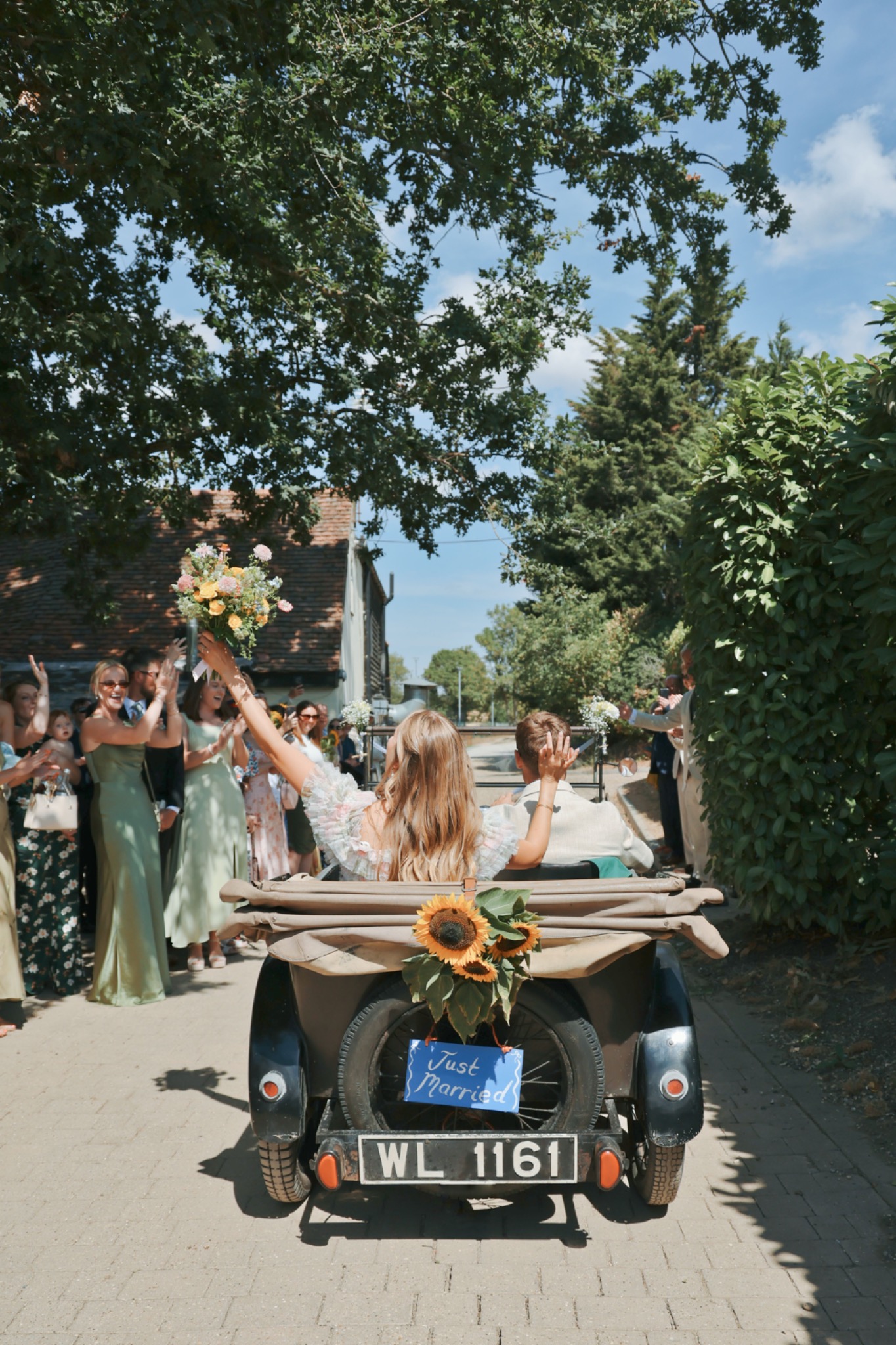 Izzy & Rob wedding photograph 9